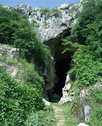 Азыхская пещера (вход)