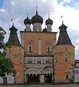 Борисоглебский монастырь (Сретенская надвратная церковь)