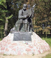 ВЕРЕСАЙ Остап Никитич (памятник в Сокиринцах)