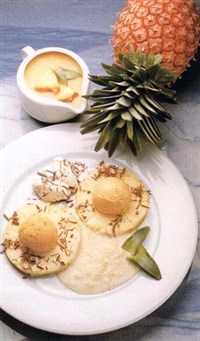 Десерт ананасовый