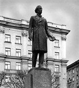 Добролюбов Николай Александрович (памятник)
