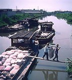Китай (на реке близ Шанхая)