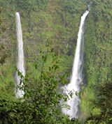 Лаос (водопады на плато Болавен)