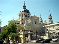 Мадрид (собор Катедраль-де-ла-Альмудена)