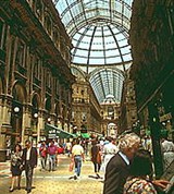 Милан (внутренний двор галереи)