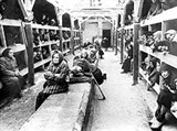 Освенцим (женский барак)