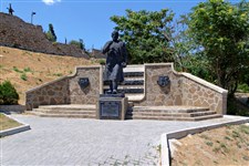 Памятник Афанасию Никитину (Феодосия)