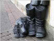 Памятник собаке Муму в Санкт-Петербурге (2005)