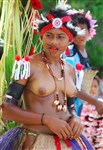 Папуа-Новая Гвинея (девушка в национальном костюме)