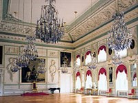Петродворец (тронный зал)