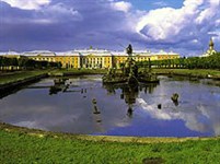 Петродворец (фонтан в вехнем парке)