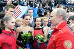 Путин Владимир Владимирович поздравляет фигуристок Олимпиады в Сочи (2014)