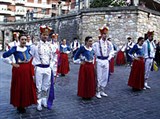 Сан-Себастьян (баски в национальных костюмах)