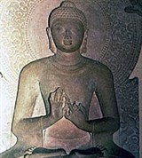 Сарнатх (статуя сидящего Будды)