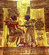 Тутанхамон (золотой трон Тутанхамона)