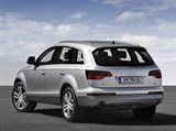 Audi Q7 (вид сзади сбоку)