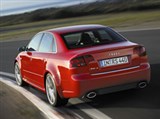 Audi RS4 (модель 2005, вид сзади)