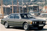 BMW (BMW 733i)