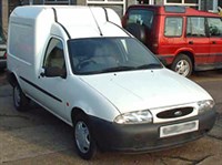 Ford Courier Van (вид спереди)