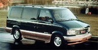 GMC Safari на дороге