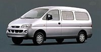 Hyundai H1 вид спереди сбоку