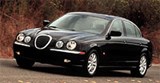 Jaguar S-type вид спереди в движении