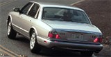 Jaguar XJ8 вид сзади
