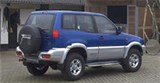 Nissan Terrano II вид сзади сбоку