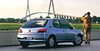 PEUGEOT 306 вид сзади