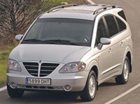 SSANGYONG Rodius (на дороге)