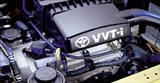 Toyota Yaris вид подкапотного пространства