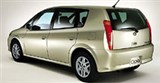 Toyota Opa вид сзади сбоку