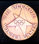 VIII зимние олимпийские игры (реверс памятной медали) [спорт]